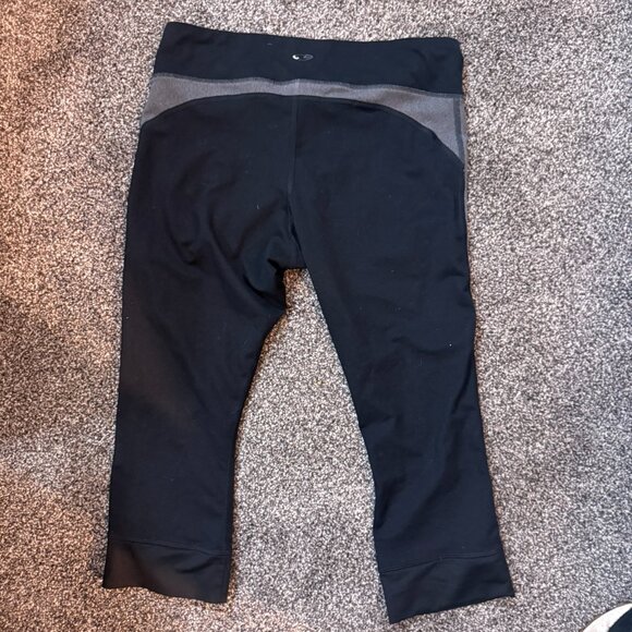Champion C9 black and gray cropped leggings - Picture 4 of 4